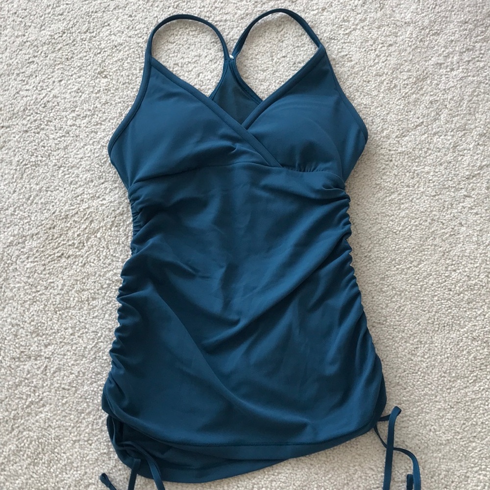 Lululemon full freedom tank (size 2)
